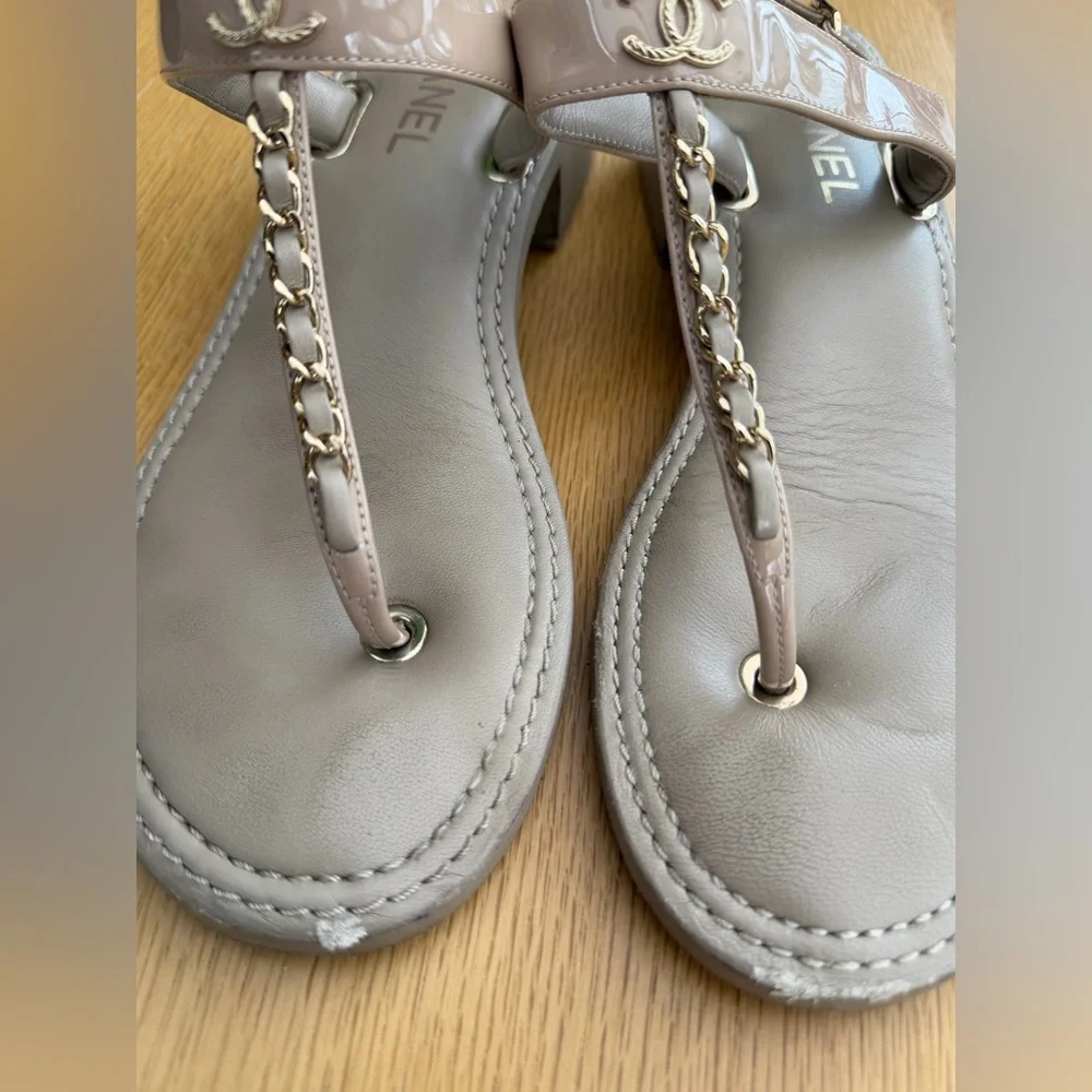 Chanel Patent Leather Thong Sandals – Size 40